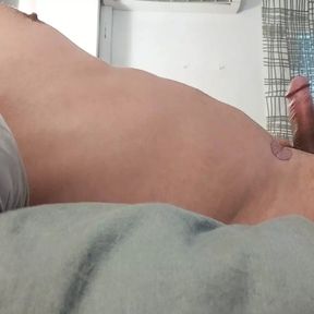 Using penis pump ending with handjob and good cumshot