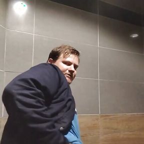 Jerking off in Public Toilet for Fans