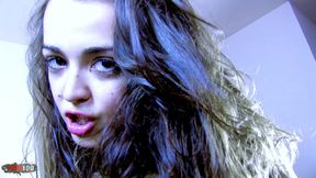 her name is bomb, claudia bomb