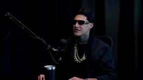 Gravou uma suruba gay, entrou no job por causa de um amigo da m&atilde_e, e divulgava o trabalho nas ruas - Gabriell Rios (WATCH ON: SHEER/RED)