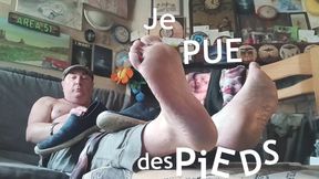 The good fat Pascal stinks of feet and shoes in his living room before doing his extra techno-handjob!