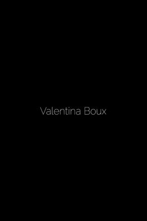 Valentina Boux - Facesitting Boss