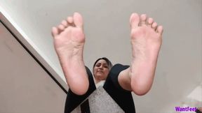 Under Steph's Perfect Feet HD