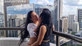 quase que fomos pega em flagrante mas mesmo assim o negao chegou e nos fodeu gostoso