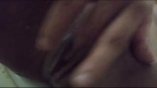 إنها عاهرة كاملة، انظر كيفتستمني، لقد اكتشفوها تقريبًا