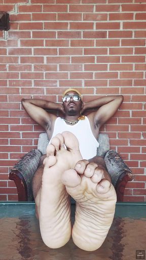 Move nicely my male toes (2026)