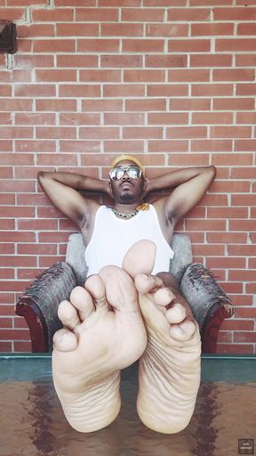 Move nicely my male toes (2026)