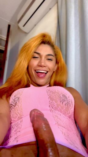 Shemale want a submissive slut to please her dick