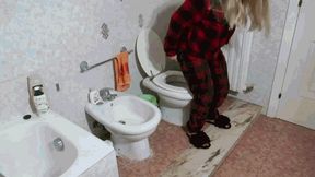Morning Toilet 4 MP4 (1920x1080) FHD