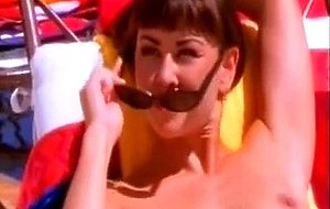 dita von teese nue erotique lesbienne