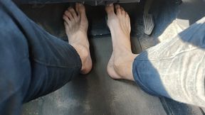 Driving barefoot with my long and skinny feet (avi)