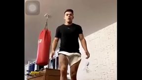ATOR SBT fazendo polichinelo SEM CUECA e VOLUME MARCOU no CAL&Ccedil_&Atilde_O