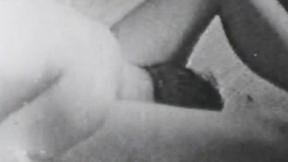 ”Vintage vixen face sitting & fucks huge dick in threesome”