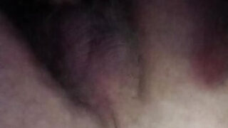 Fisting caseiro com webcam: close-up de sexo anal com caras gays amadores.