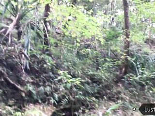 Trekking ma saree layera majjale chikeko(sex in the woods)