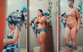 Stepsister Shower Surprise Woman Shows Her Body