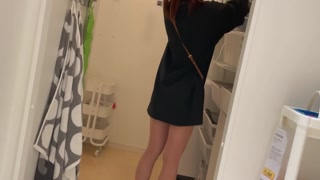 女子大生が彼シャツワンピースでノーパン買い物デート♡ホテルまで我慢できずにそのまま野外カーセックスで大量中出し♡RYO＆YUU♡素人カップル/パイパン/美少女/10代/野外露出/スタイル抜群/スマホ