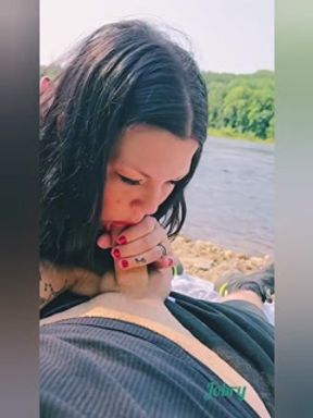 Hiking sex impossible not to make noise