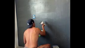 Un cliente me pidi&oacute_ pintar su cuarto pero utilizando como uniforme una tanga de Tarzan...