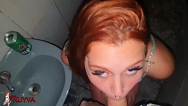 “EU TINHA 18 ANOS” Corno deixa esposa ir sem calcinha para uma festa na republica
