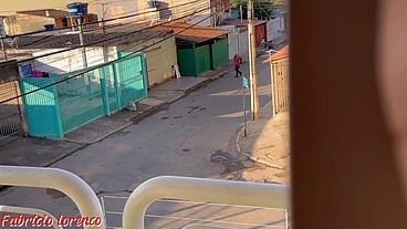 Fodendo a safada na janela e dando porra na boca dela para todos verem. Melissa Lisboa