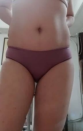 Mature Filipina on her period