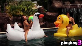 Asian MILF strips and shows off big booty and tits