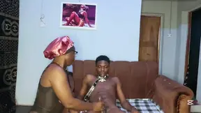 stout GF geeft beste pijpen en rijdt grote zwarte lul op vakantie