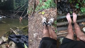 desnudo en el rio, me masturbo y me orino en los pies