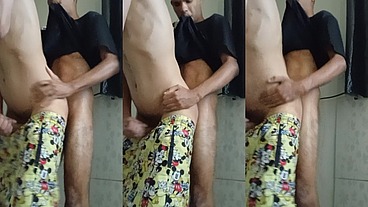 NOVINHO VICIADO EM CUZINHO