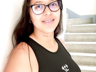 La deja tirada su novio y la follo como una puta