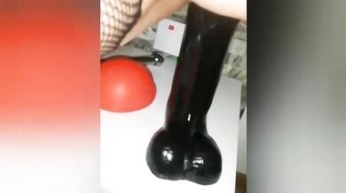 She Destroyed Bed Post With Huge Dildo And Extreme Vegetable Insertion