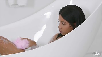 Jelena Jensen and Jenna Foxx are having a bath together and using an opportunity to make love