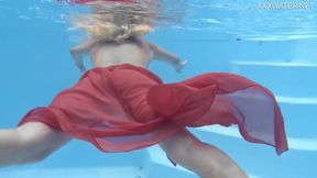 ”Russian beautiful beautiful babe horny in the pool”