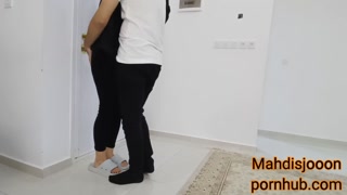 خیا..نت زن شوهردار همسایه در حال دادن گوشیش زنگ میخوره که شوهرش... (پر از مکالمه فارسی داغ)