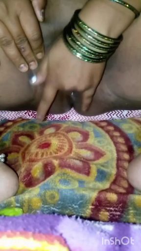 Today, Savita Bhabhi completely emptied her vagina of all its fluids.