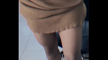 ENTRA QUE T&Aacute_ AO VIVO A novinha linda n&atilde_o &eacute_ de falar mas quando senta segura ela