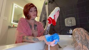 Tattooed Redhead Stepmom With Big Tits Gives Sloppy Handjob In Bubble Bath