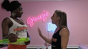 Hooters Waitresses Fight Over Tips With Lora Cross & Paris Love (SD 720p WMV)