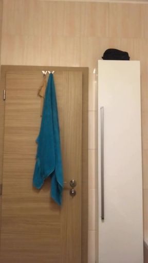 Ambisexual: Wild nicely-shaped man drains