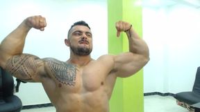 Mateo G 27 Yr Old Bodybuilder Displaying