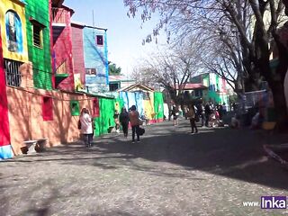 Morena argentina turra es pillada en la Calle Caminito por sucio desconocido