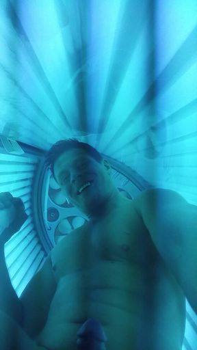 Cum monster in tanning bed