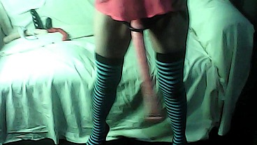 crossdresser penetrada por mujer con dildo de 60 cm crossdresser penetrated by woman with a 60 cm dildo