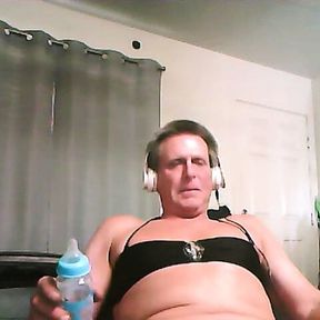 Rick Wimmer Wearing girlfriend&#039;s sexy bikini