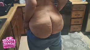JAMAL ANAL KING FILMS ANAL QUEEN DAILY SO YOU CAN SEE HER PHAT JUICY ASS