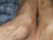 Me masturbo y te enseño mis pies sucios