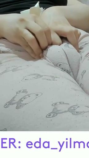 Camel Toe- Puffed Pussy- Swollen Pussy- Big Pussy- Turkish MILF- Turkish Porn- Pajamas