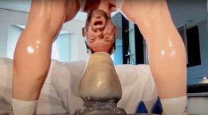 GREEDY MAN CUNT SWALLOWS HUGE BUTT PLUG