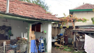 Film de casă cu o curvă europeană cu fund mare, futută în anus